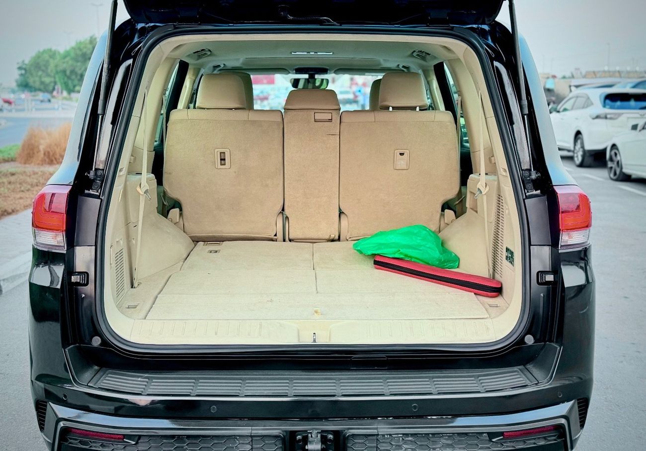 Toyota Land Cruiser 2022 model GXR Full Option Top Of The Range