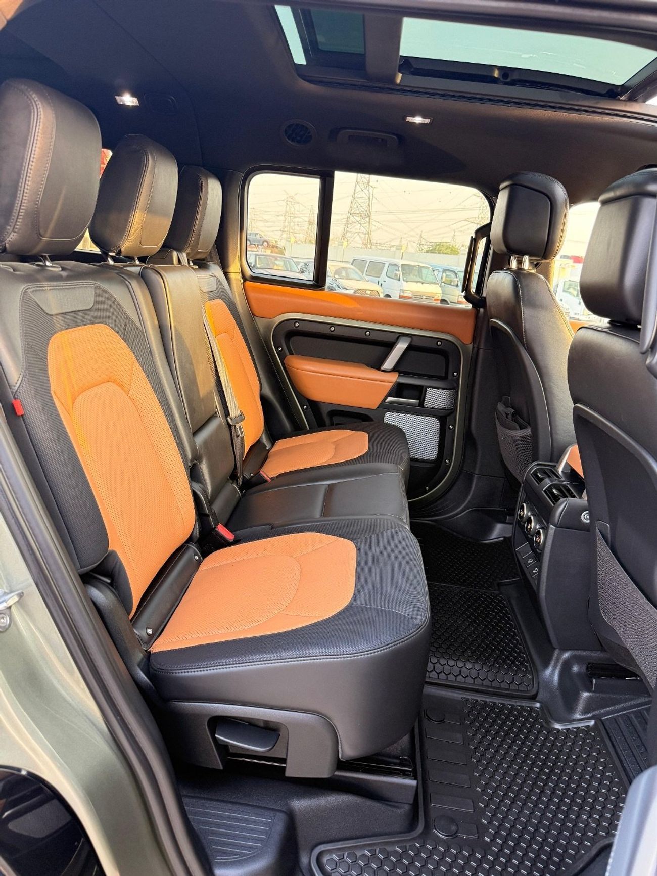 Land Rover Defender 130 SE P400 X Dynamic (7 Seater)