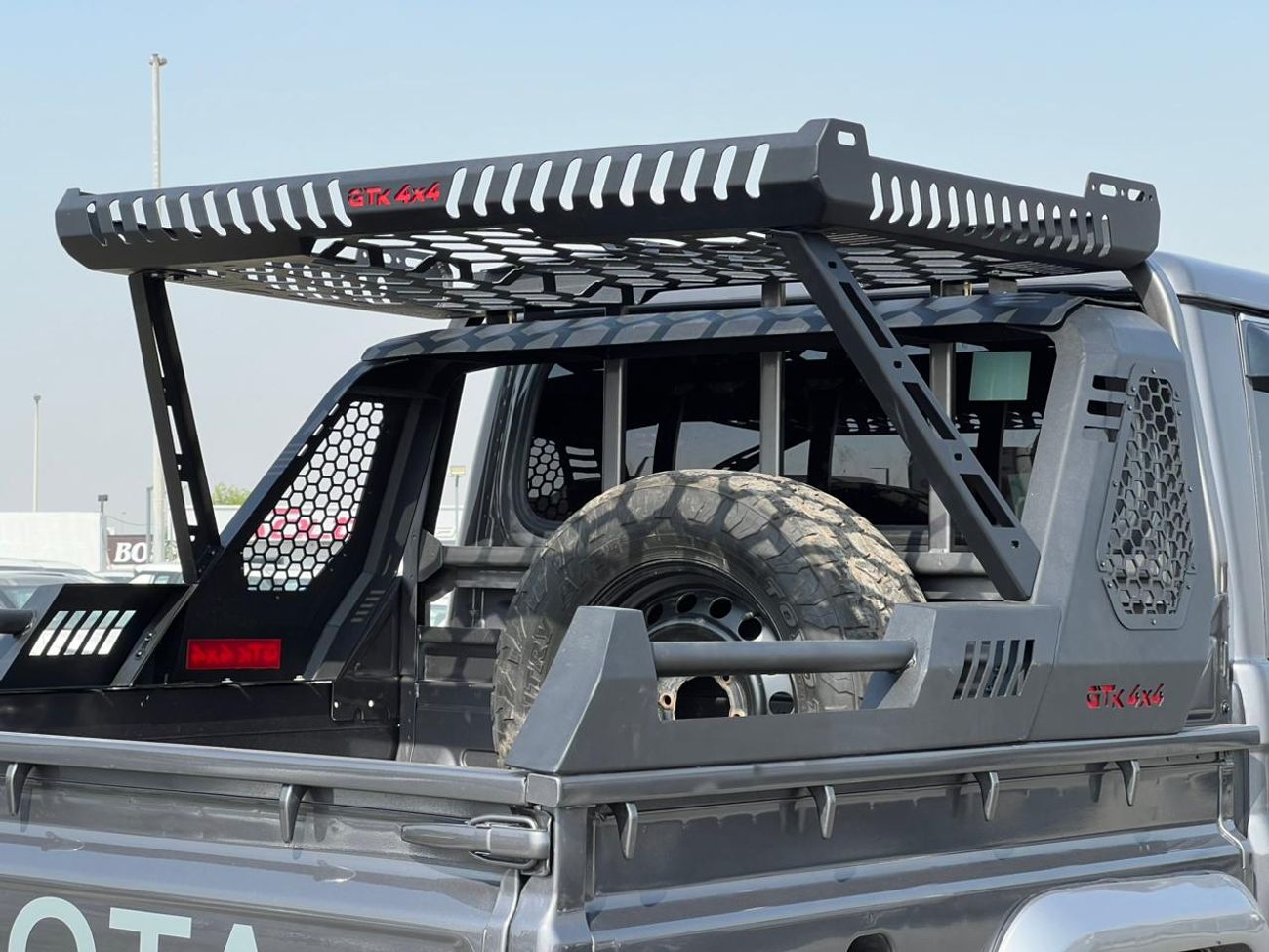 Toyota Land Cruiser Pick Up The Toyota Land Cruiser Pickup (specifically the 70 Series/LC79) is a legendary, heavy-duty 4WD work