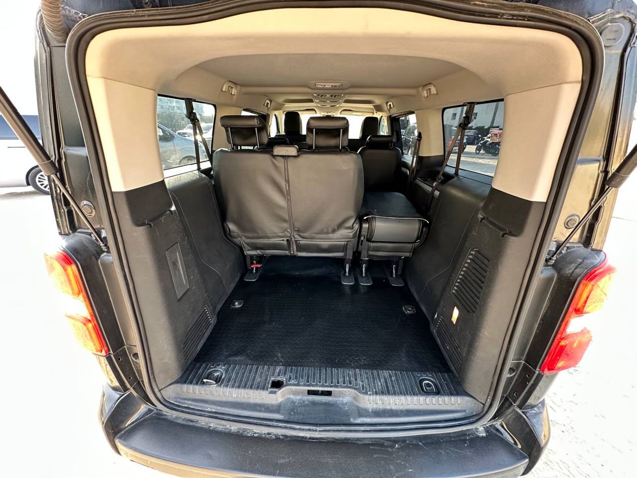 أوبل زافيرا  لايف Opel Zafira LIFE