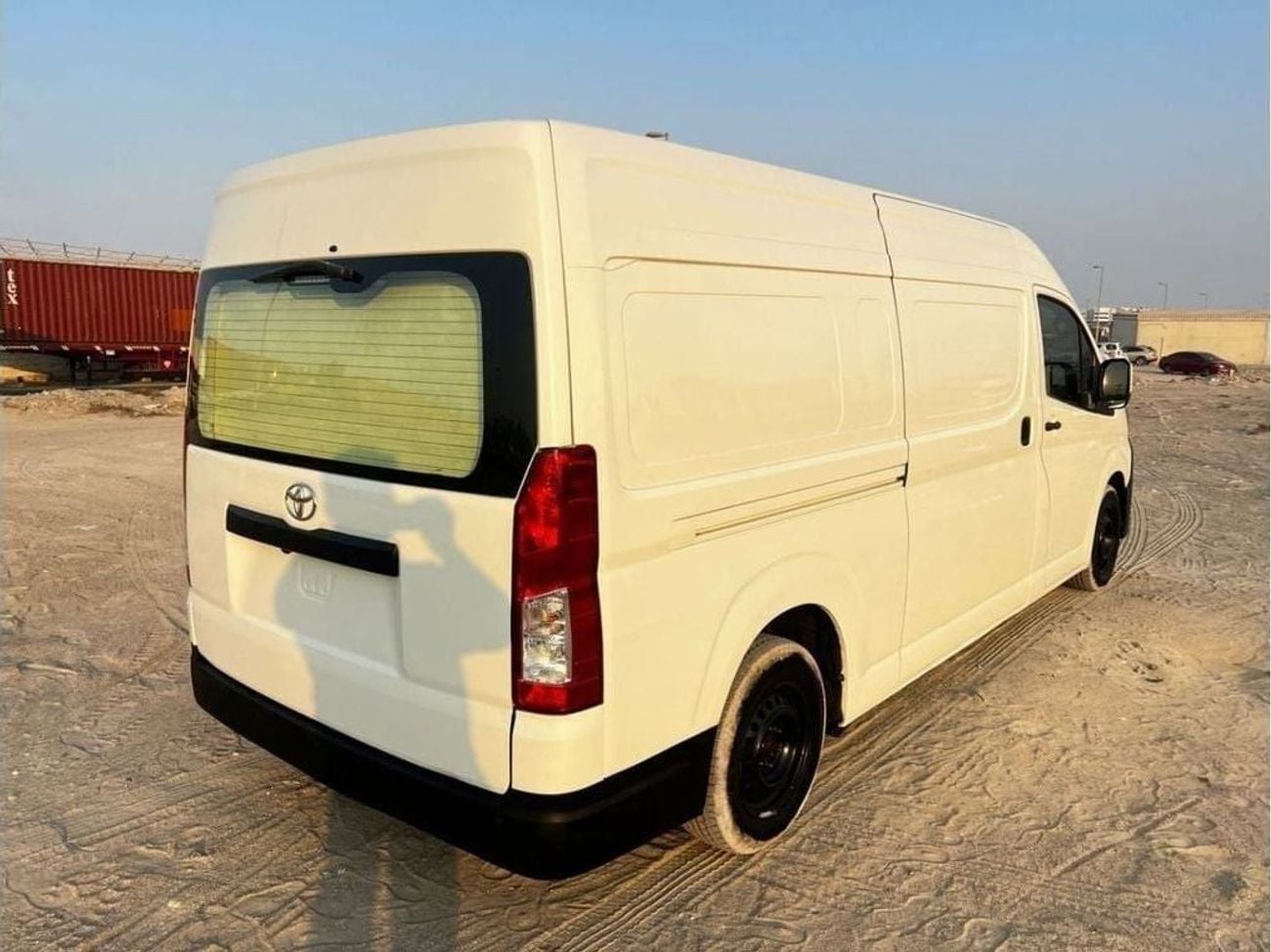 Toyota Hiace DLS - STD ROOF Diesel 2.8 Liter Right Hand Drive Automatic Gear