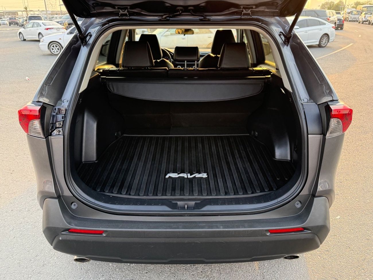 Toyota RAV4 2022 TOYOTA RAV4 XLE 4x4 FULL OPTIONS IMPORTED FROM USA