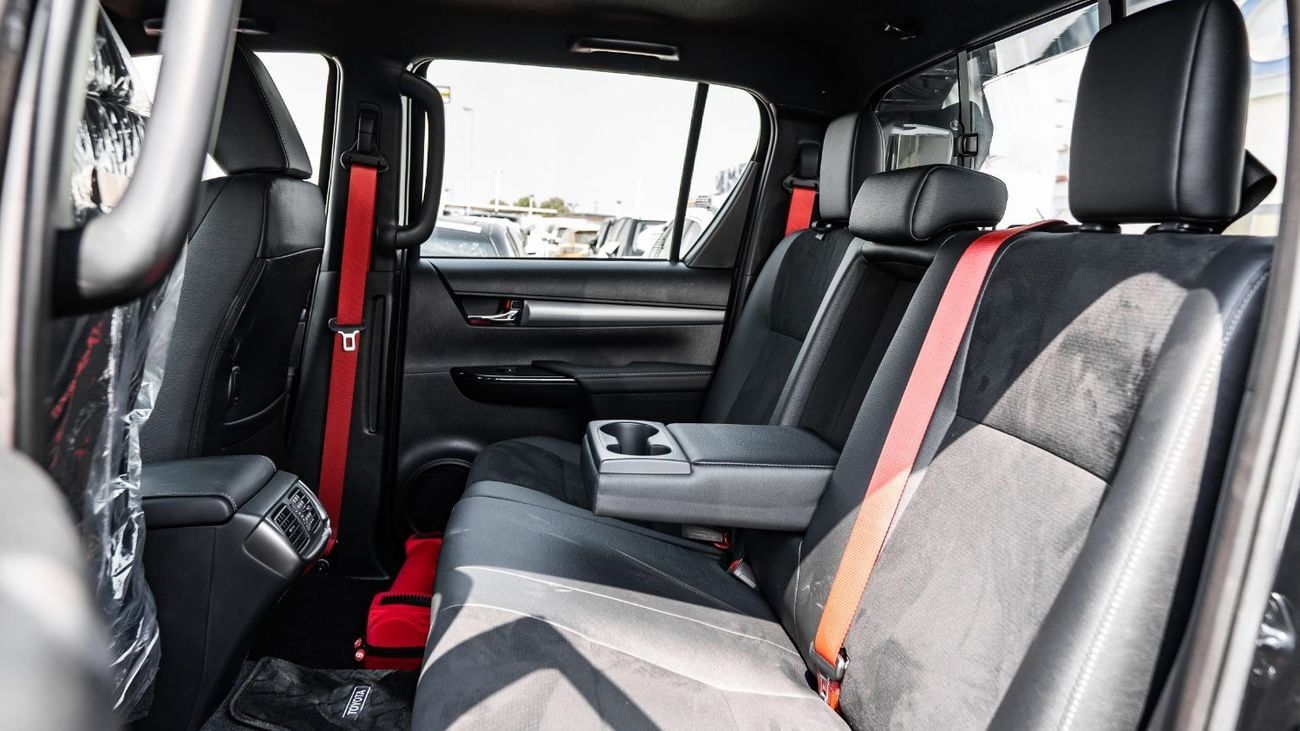 تويوتا هيلوكس 2025 Toyota Hilux GR-Sport 4.0L AT Petrol (Black)
