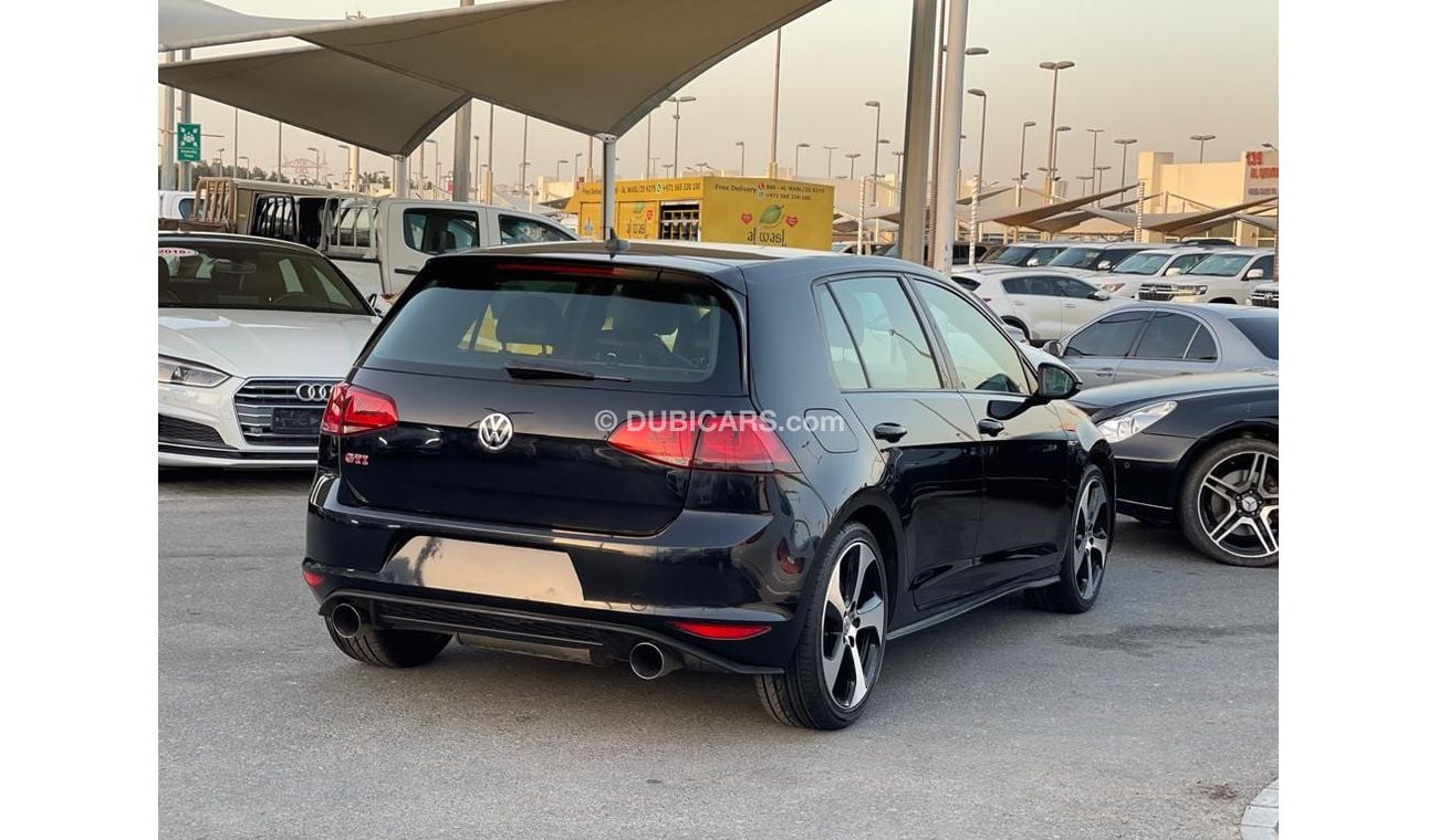 Volkswagen Golf GTi Clubsport Car: Volkswagen Golf GTi_American_2017_Excellent_Condition _Full option
