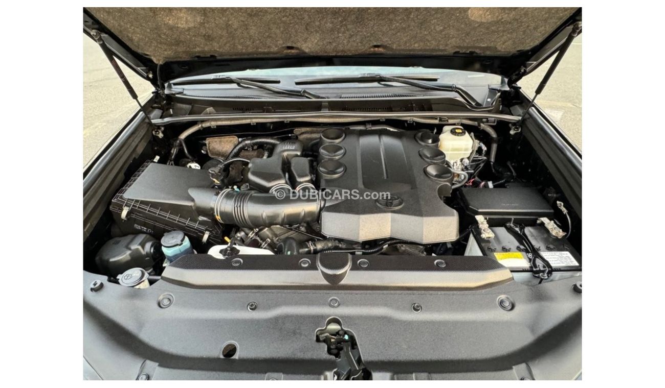 Toyota 4Runner 2019 SR5 PREMIUM 7 SEATS 4x4 SUNROOF FULL OPTION USA IMPORTED