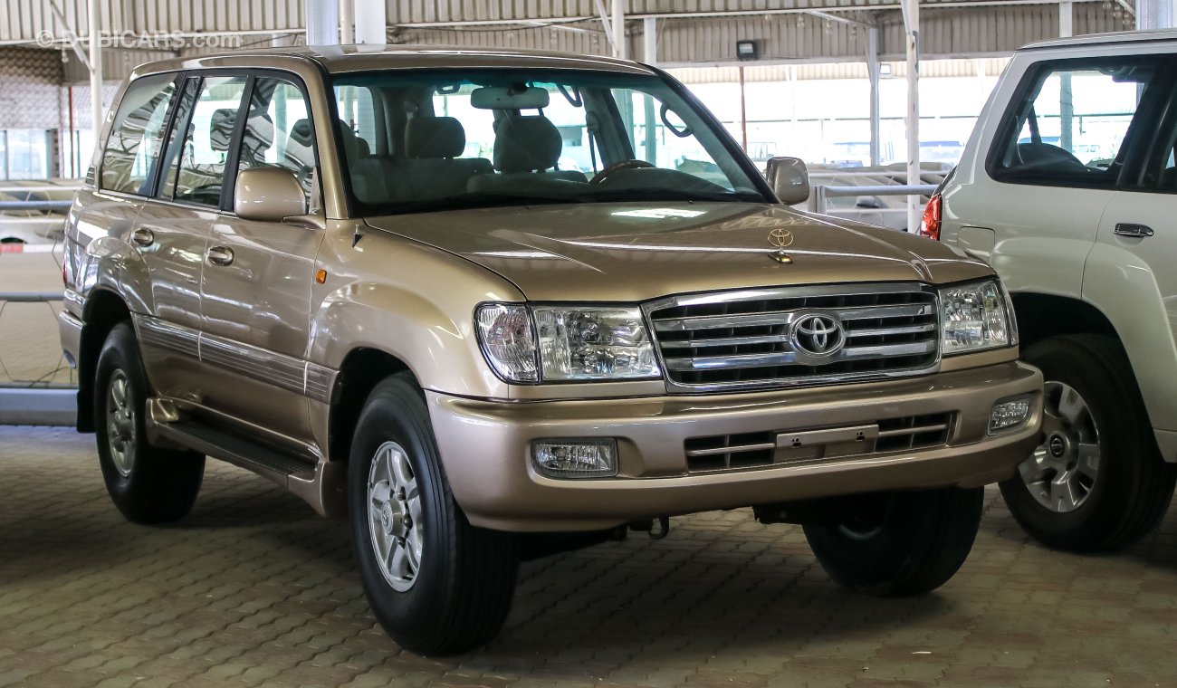 Toyota Land Cruiser VXR V8