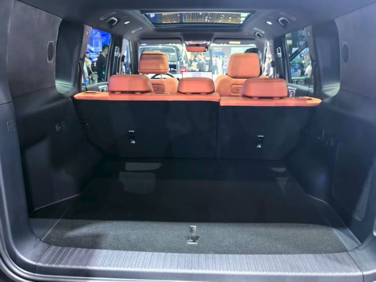 بي واي دي ليوبارد تيتانيوم 7 Max