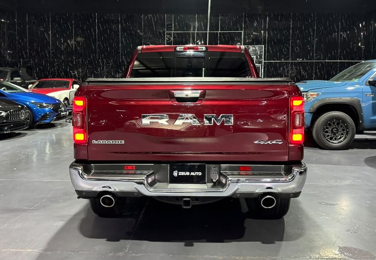 رام 1500 LARAMIE CREW 2020 RAM 1500 Laramie 5.7L HEMI V8 | 4x4 | GCC Ready | Luxury Pickup