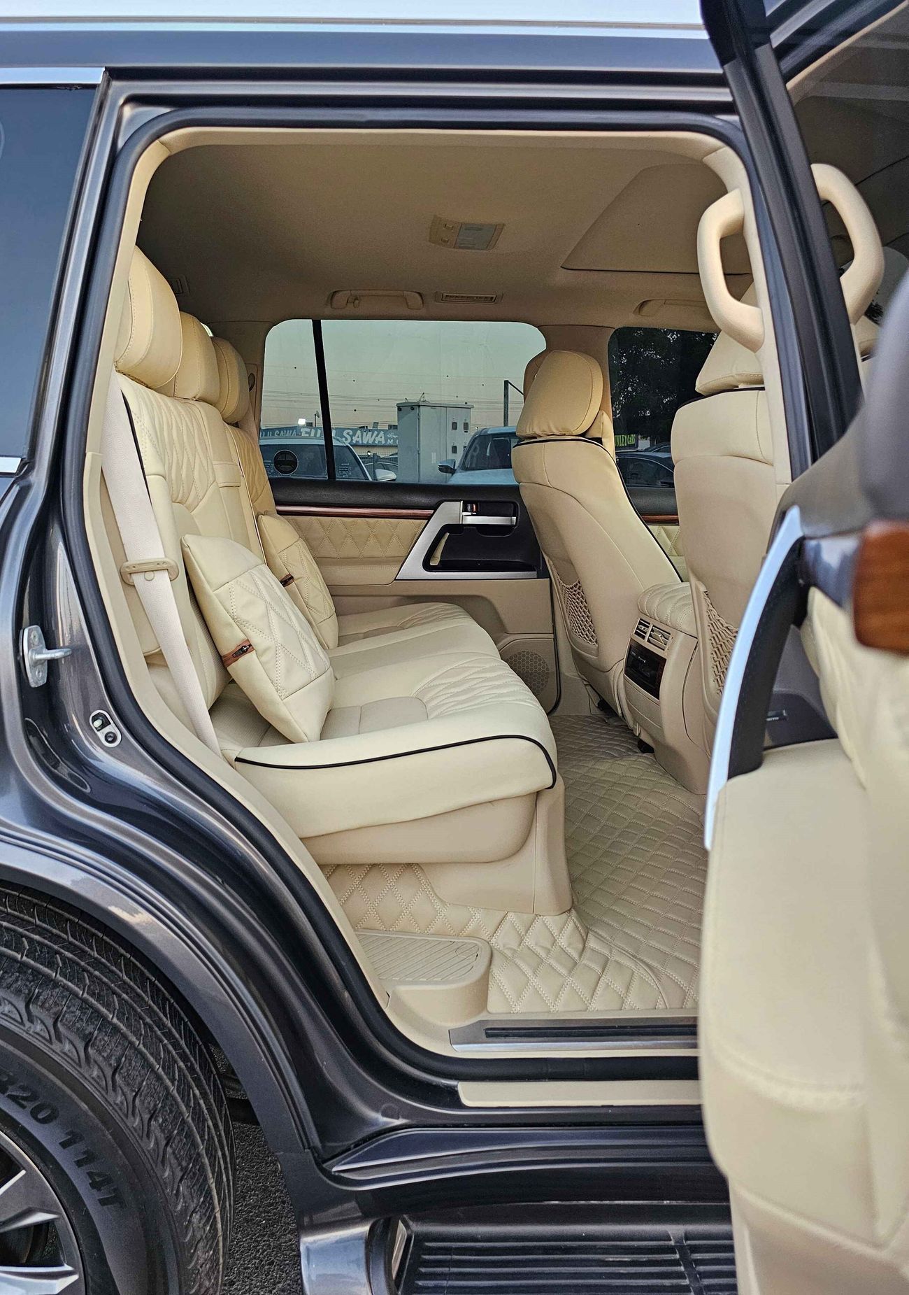 تويوتا لاند كروزر / VXR V8 / SHP  2023 / FULL OPT/LOT#24746