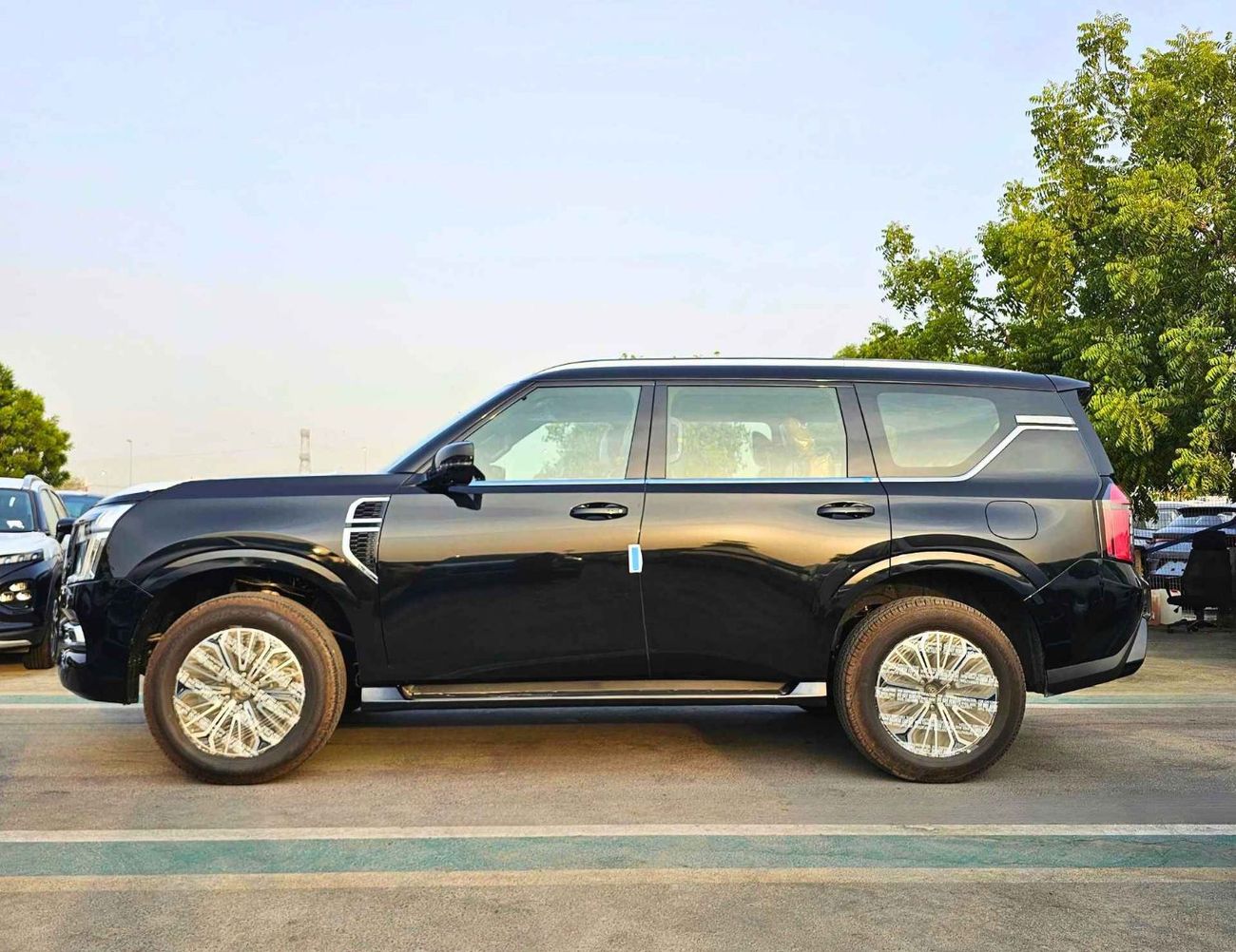 Nissan Patrol SE PLATINUM / 3.8L V6 / PWR SEATS WITH 360* CAMERA / HEADUP DISPLAY / FULL OPTION (CODE # SE PLATINU