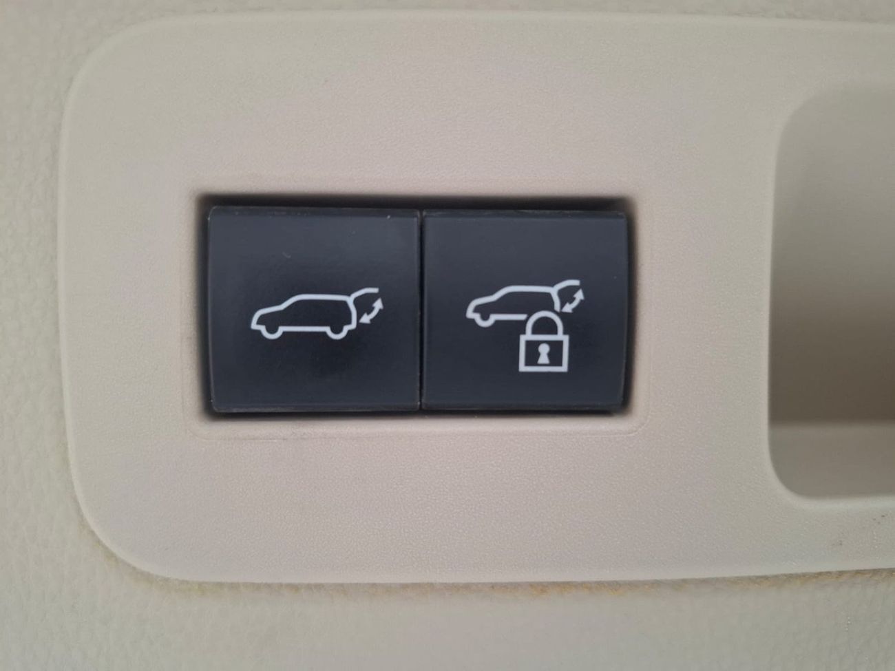 Toyota Land Cruiser 2022 MODEL DIESEL ENGINE GXR Twin Turbo  LC300 V6 Full Option Very Clean And Perfect Condition