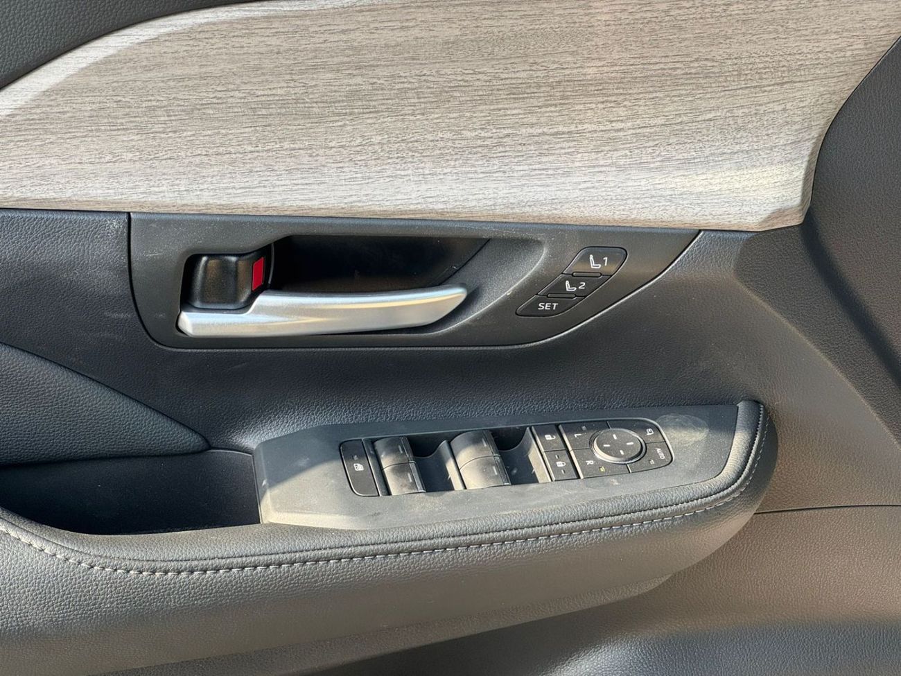 Toyota Grand Highlander 2025 Toyota Grand Highlander 2.5L Hybrid Limited AWD, Storm Grey/Black, Canadian Spec