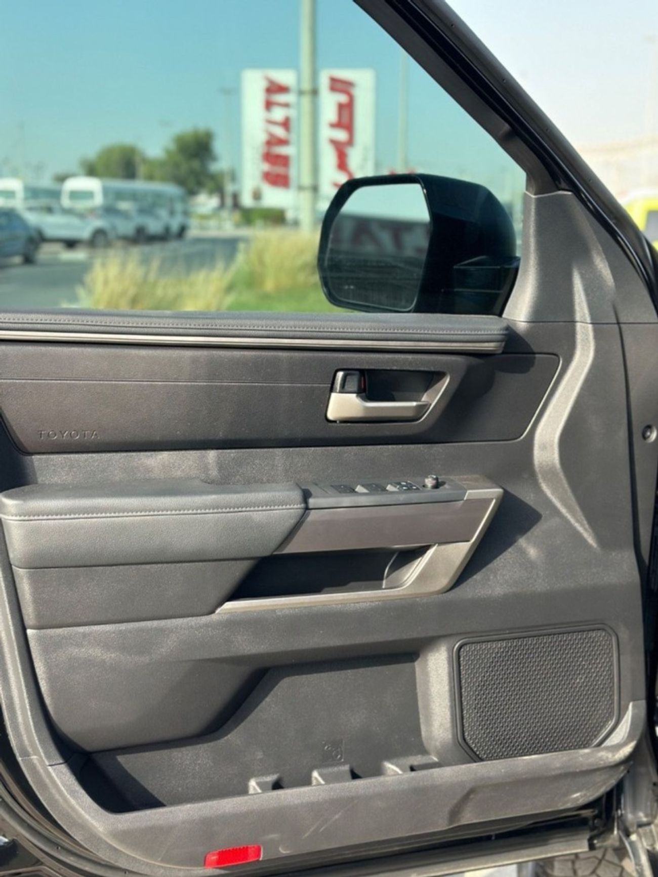 تويوتا تاندرا CREWMAX SR5 4WD