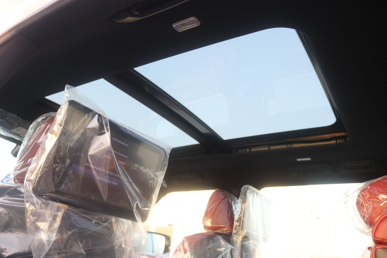 نيسان باترول LE Platinum City 3.5L LE Platinum 3.5L, Leather Seat , Panoramic Roof , Alloy Wheels , Model 2025