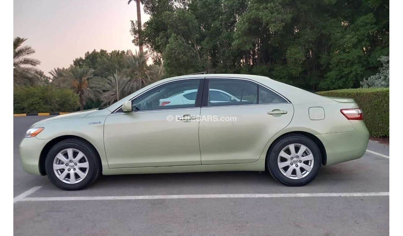 تويوتا كامري Hybrid Full option