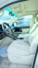 Toyota Land Cruiser 2018 Model GXR Diesel Engine V8 Full Option Very Clean and Perfect Condition