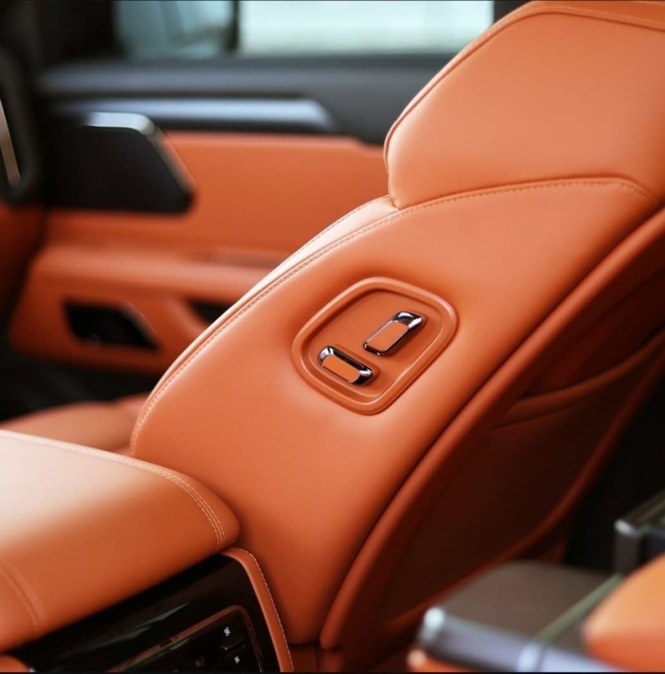 ROX 01 ROX01 2025 – Long Range, 6-Seater VIP Edition