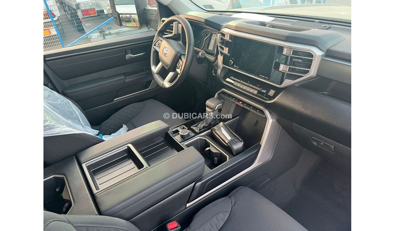 Toyota Tundra 3.5L SR5 CREW MAX