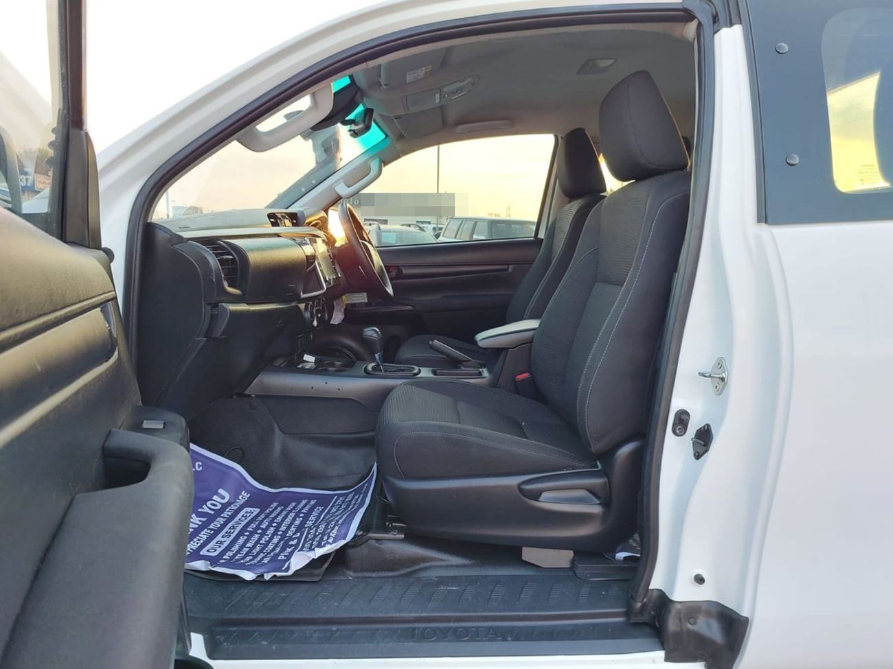 تويوتا هيلوكس TOYOTA HILUX PICKUP RHD 2022 MODEL 2.8 L DIESEL AUTOMATIC(PM73616)