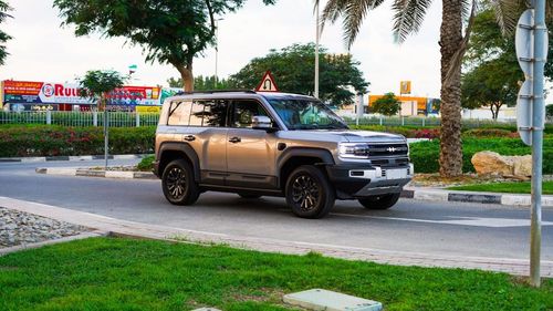 BYD Leopard 5 BYD Leopard 5 Navigator /1.5L Turbo / Hybrid (Plug-In) / 680 Hp / Warranty & Service