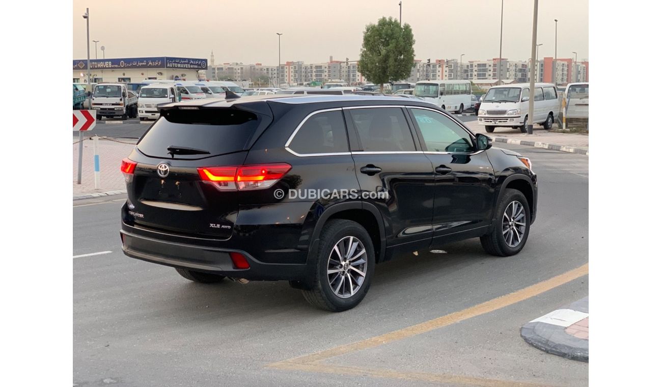 Toyota Highlander 2017 TOYOTA HIGHLANDER XLE 4x4
