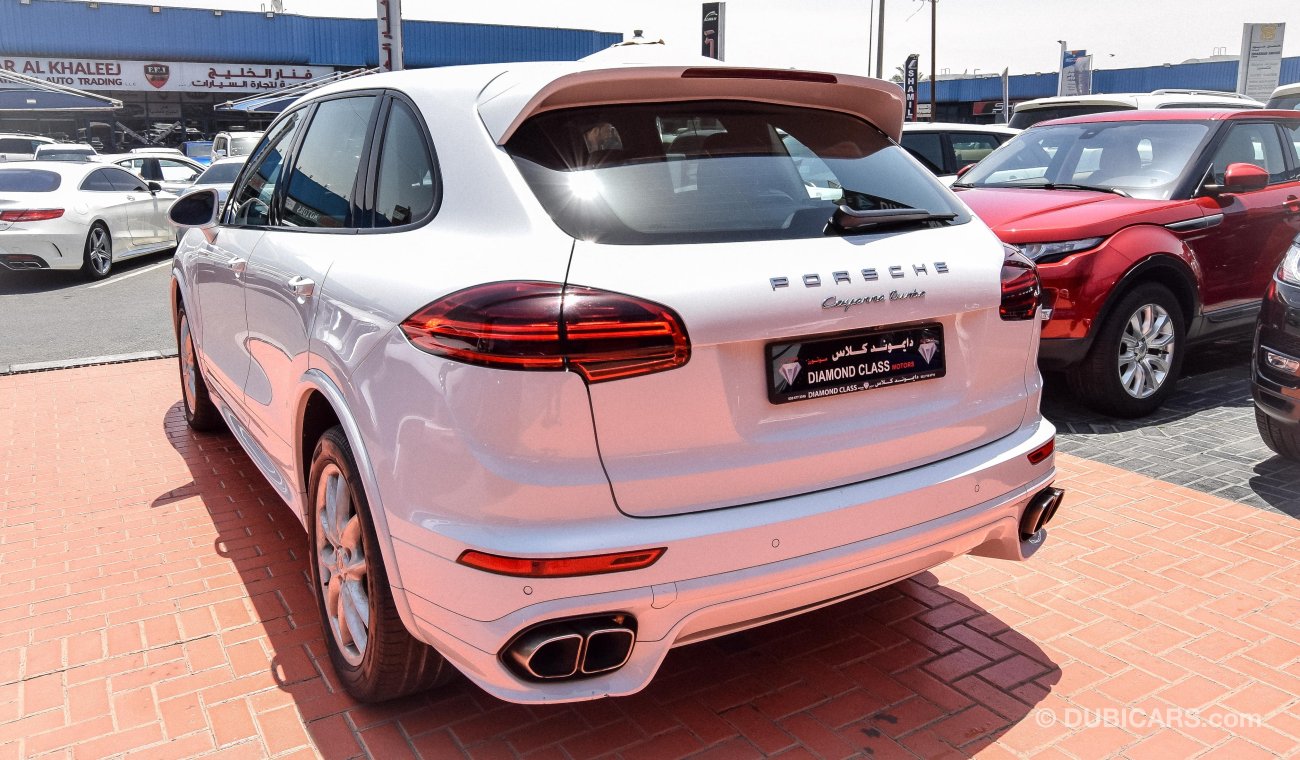 Used Porsche Cayenne Turbo 2016 for sale in Dubai 160125