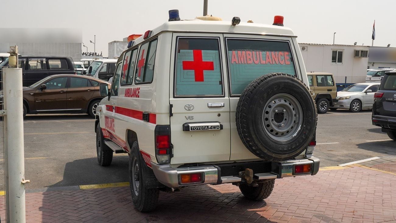 Toyota Land Cruiser 70 4.0L M/T