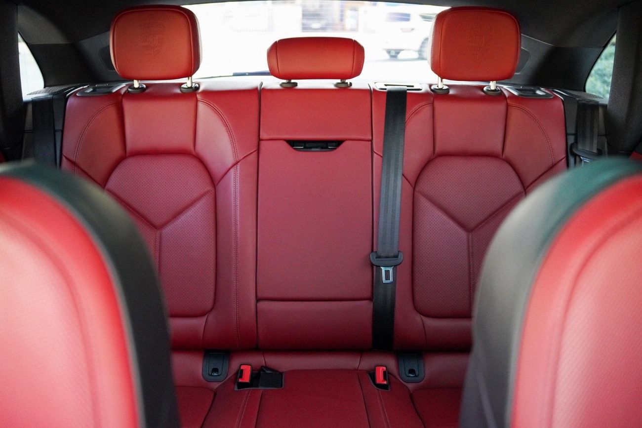 بورش ماكان GTS 2.9L (435 HP)