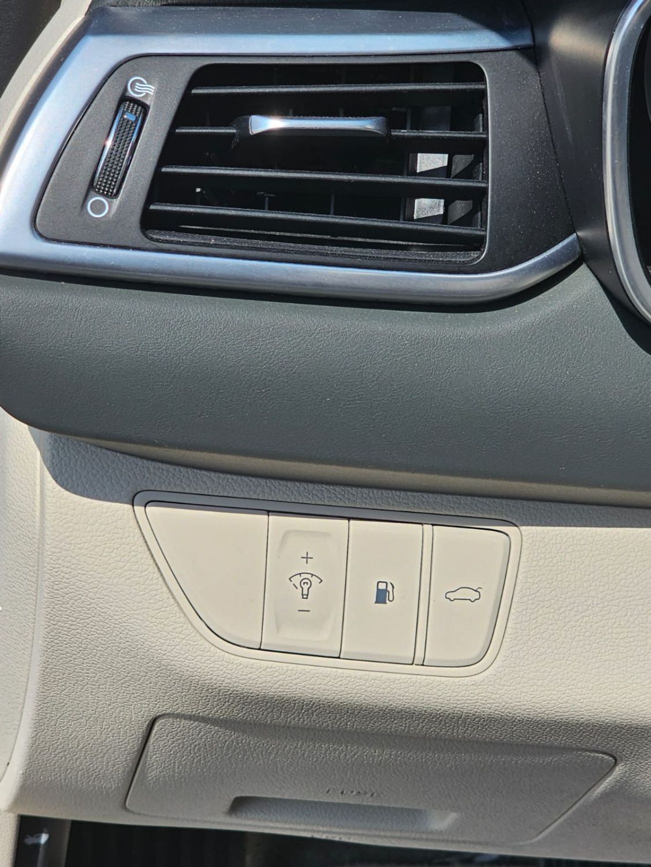 جينيسس G70 Prestige 2.0L RWD