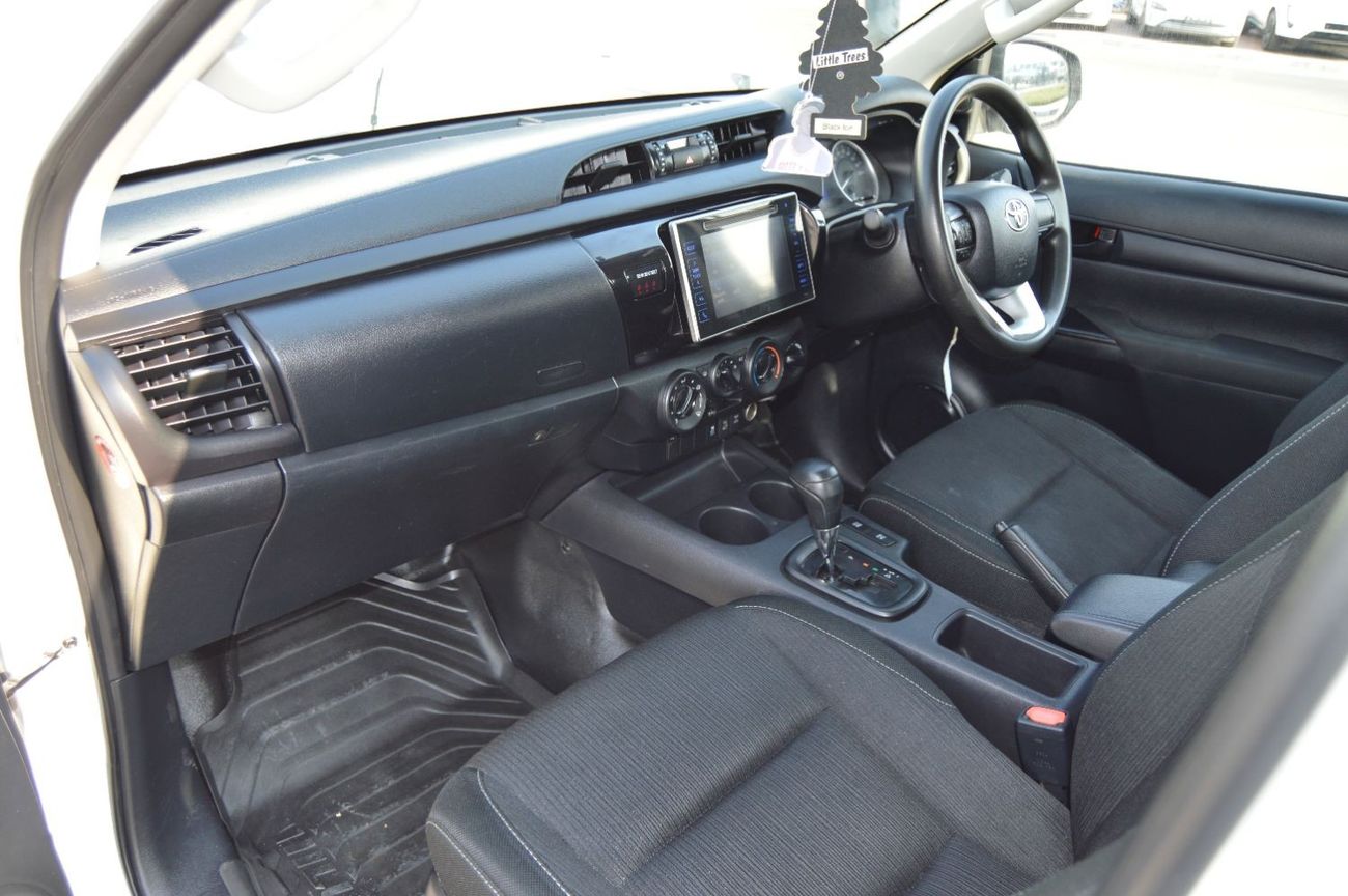 Toyota Hilux 2.8L Double cabin
