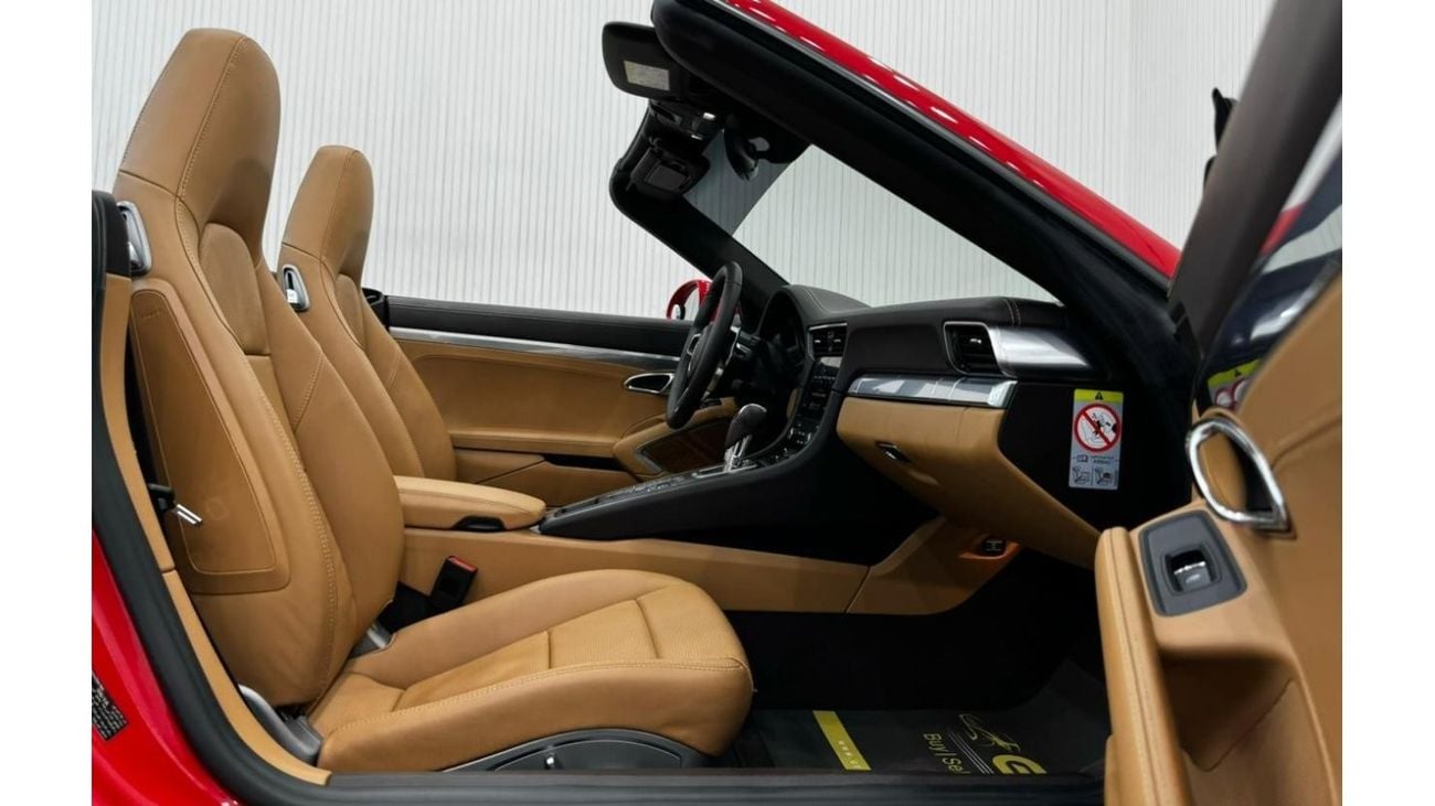 Porsche 911 2017 Porsche 911 Carrera 4 Cabriolet, 1 Year Warranty, Service History, GCC