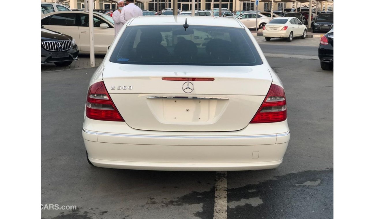 مرسيدس بنز E 500 موديل 2005 وارد اليابان حاله ممتازه من الداخل والخارج فل مواصفات فتحه سقف وكراسي جلد ومثبت سرعه وتحك