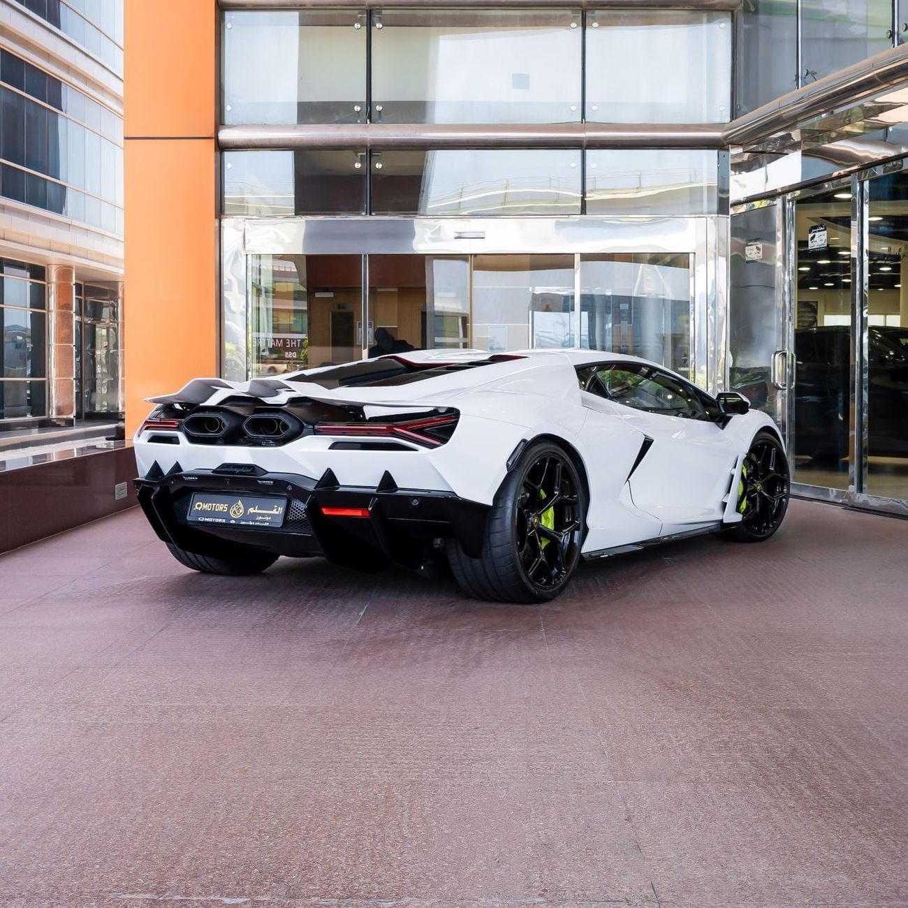 لامبورغيني ريفويلتو 2024 LAMBORGHINI REVUELTO BRAND NEW ( FREE SERVICE CONTRACT )