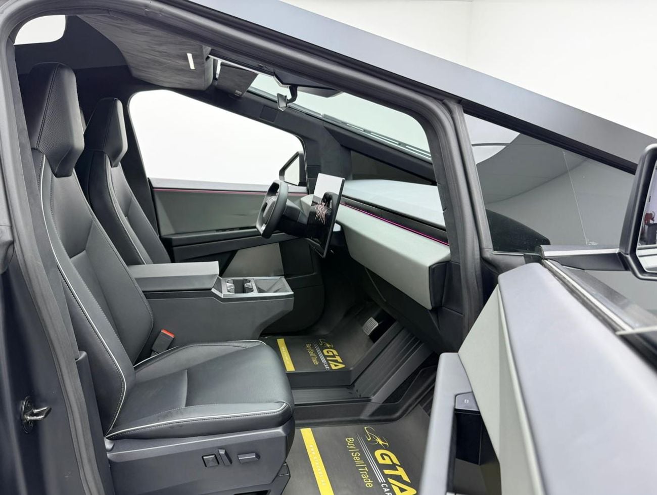 Tesla Cybertruck FOUNDATION SERIES AWD 2025 Tesla Cyber truck Foundation Series, 1 Year Warranty, Excellent Condition