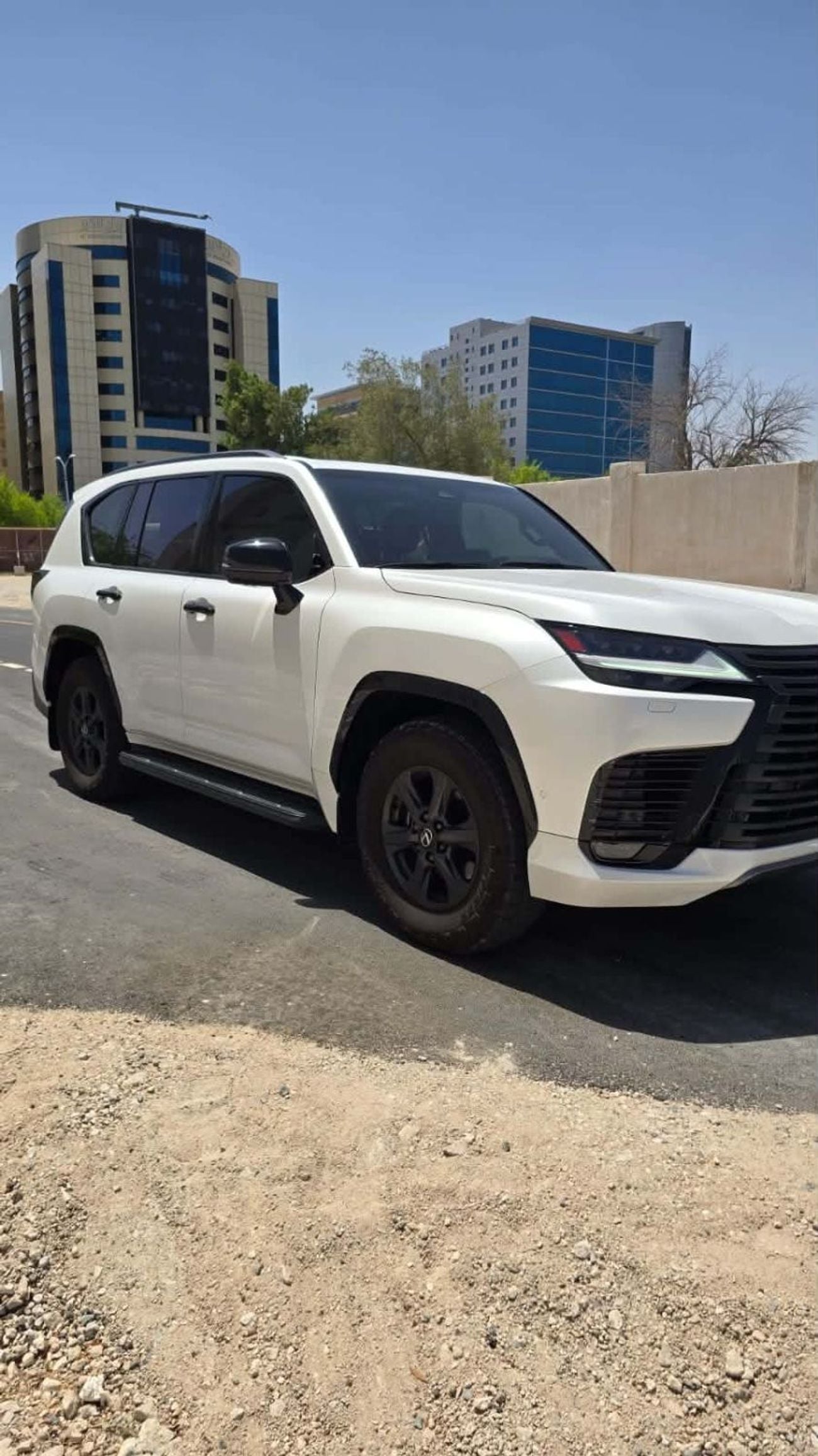 لكزس LX 700h SIGNATURE
