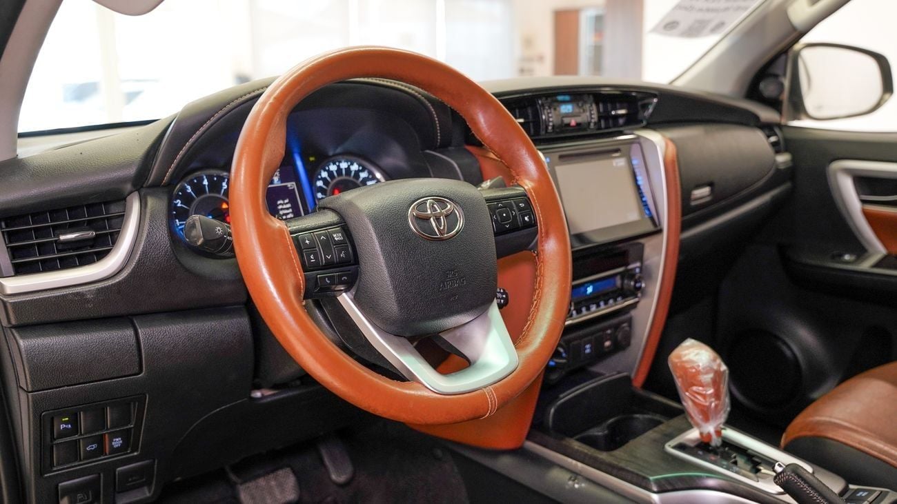 Toyota Fortuner VXR 4.0L (278 HP)