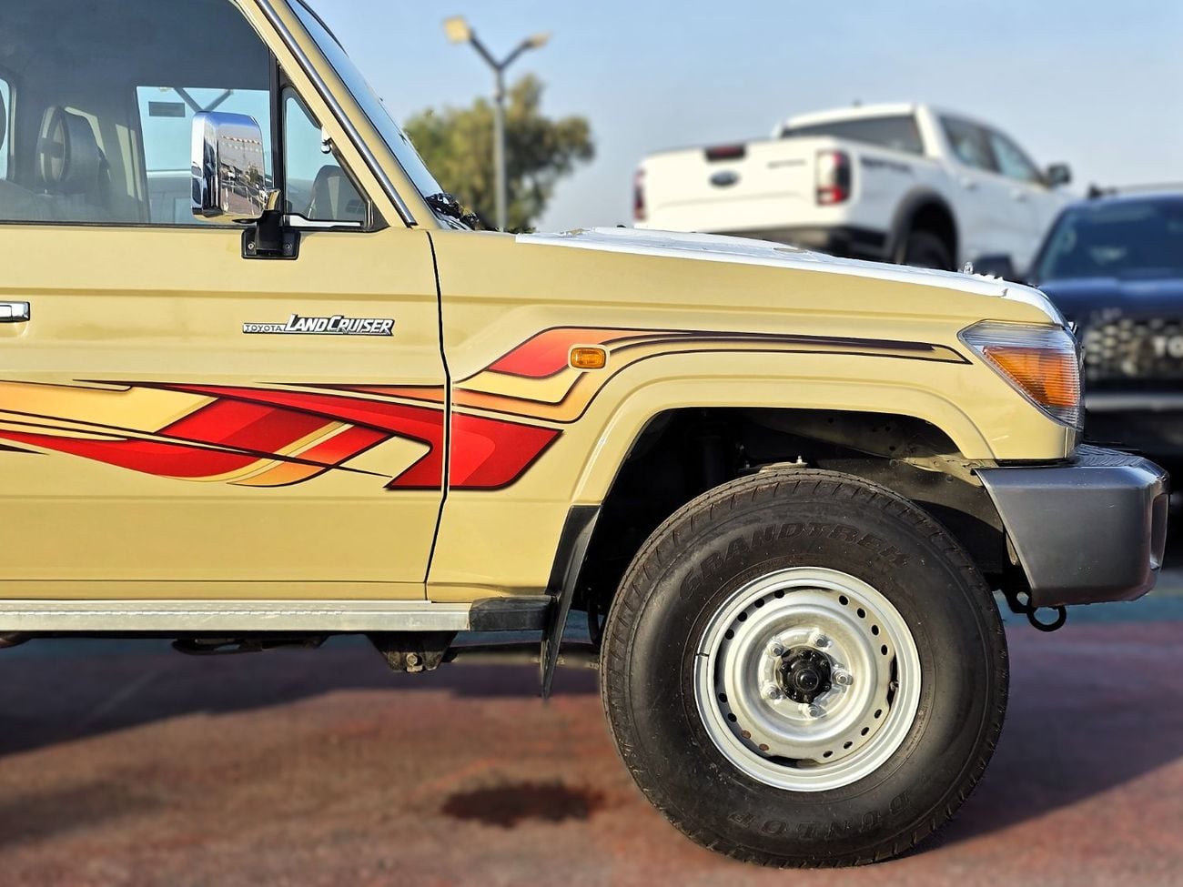 Toyota Land Cruiser Pick Up LX AC PWR OPT Toyota Land Cruiser PickUp S.C LX 4.0L M/T AWD Gcc Biege Color 2012 Model