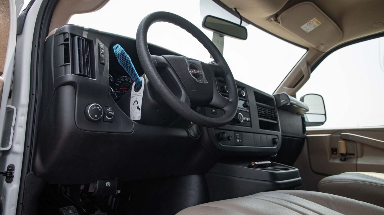 جي أم سي سافانا 2500 Extended Wheelbase 6.6L V8 | Work-Truck Trim | 2025 | GCC