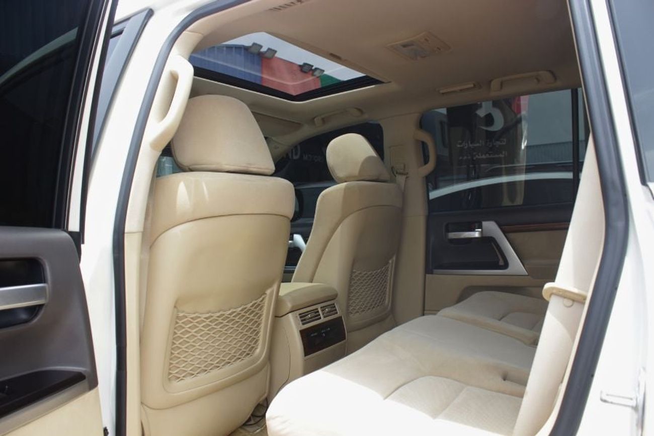 Toyota Land Cruiser STD EXR 5.7L 4WD V8,GCC
