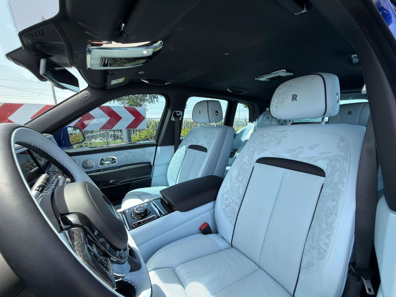 رولز رويس كولينان GCC SPEC NEAT AND CLEAN LESS KILOMETER