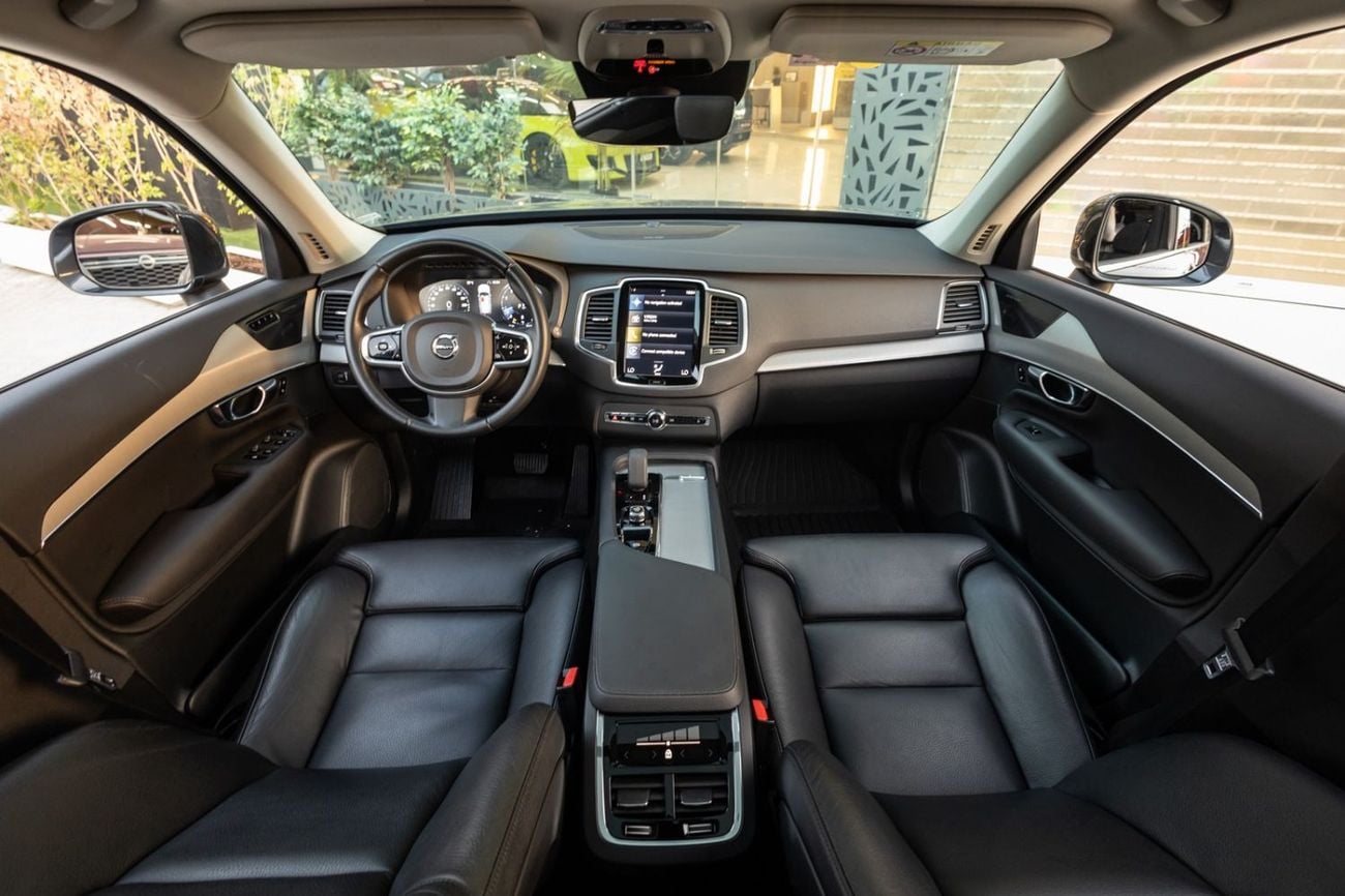فولفو XC 90 MOMENTUM