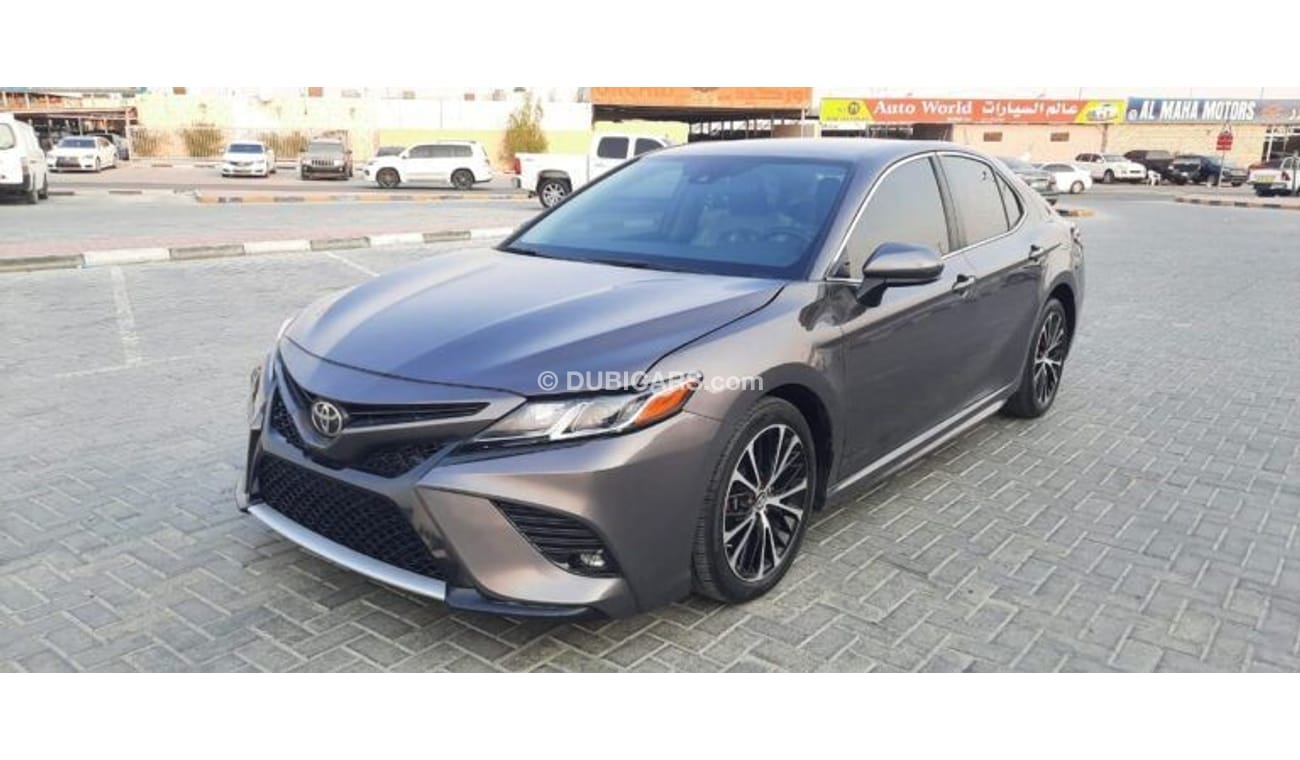Used 2019 TOYOTA CAMRY SE 2019 for sale in Dubai 544128