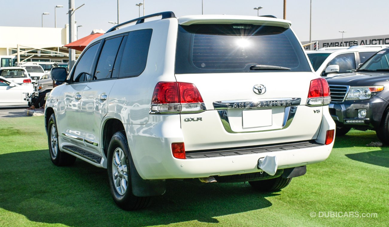 Toyota Land Cruiser GXR V8