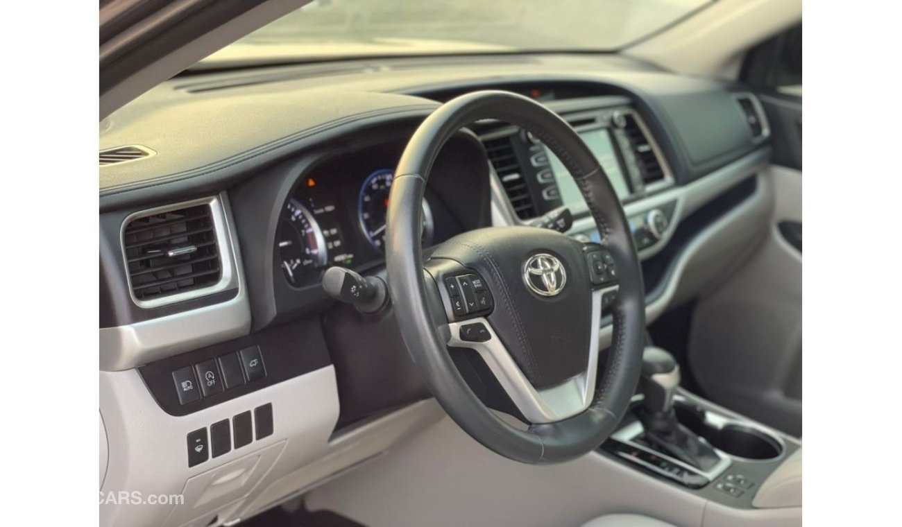 Toyota Highlander 2019 Toyota Highlander XLE AWD Full Option /