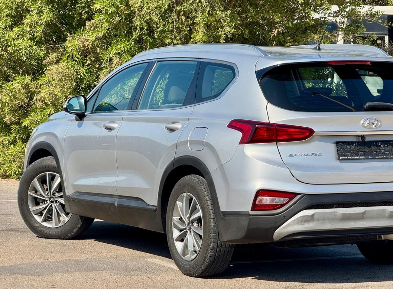 Hyundai Santa Fe GL 2.4L 860-Monthly l GCC l Cruise, Camera, 7 Seater l Accident Free