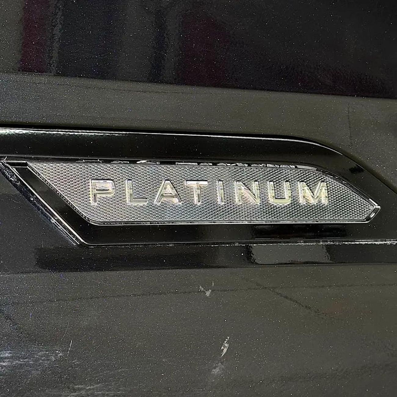 تويوتا تاندرا Crewmax Platinum 5.7L Platinum