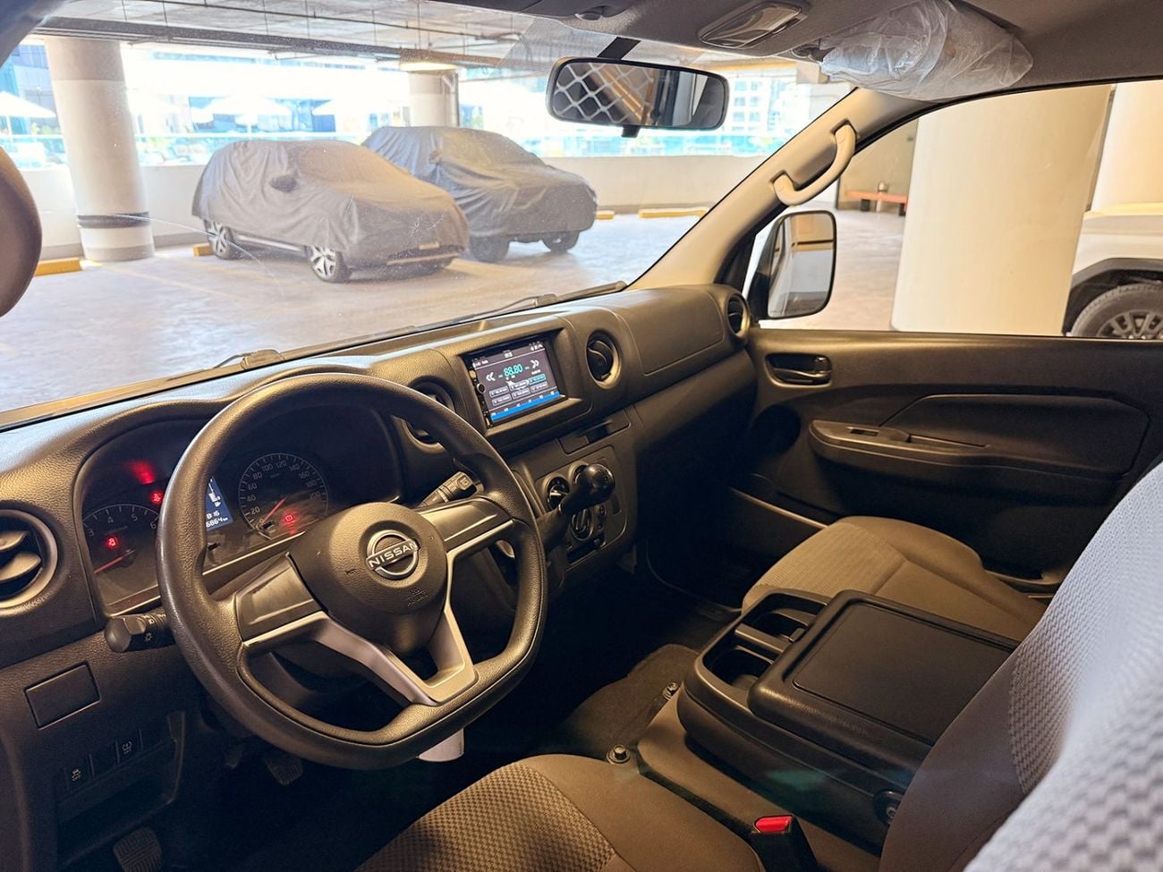 نيسان أورفان 6-Seater Manual (5-Door)