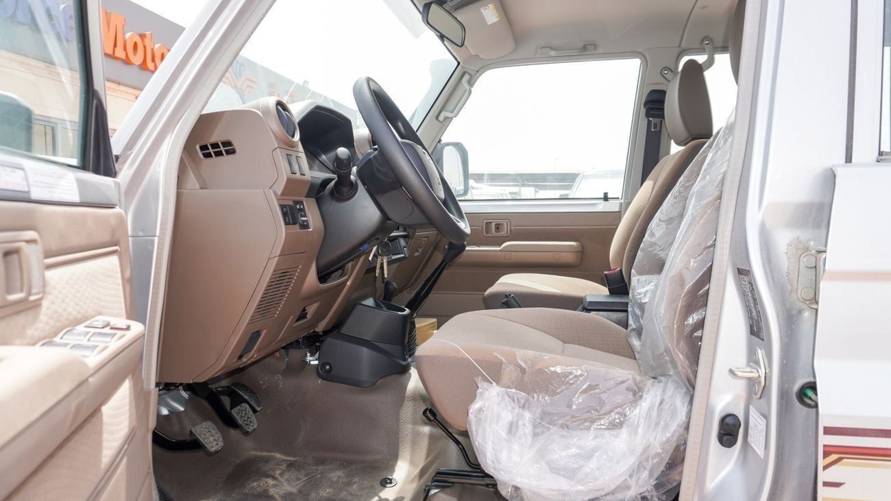 Toyota Land Cruiser Pick Up LC 79 DC 4.5L DIESEL V8