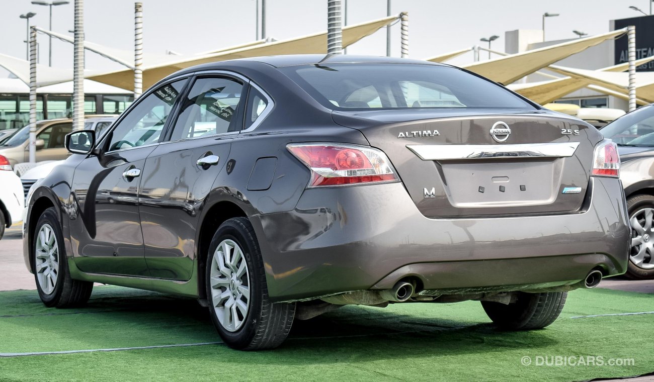 Nissan Altima GCC NO PAIN NO ACCIDENT PERFECT 2.5S