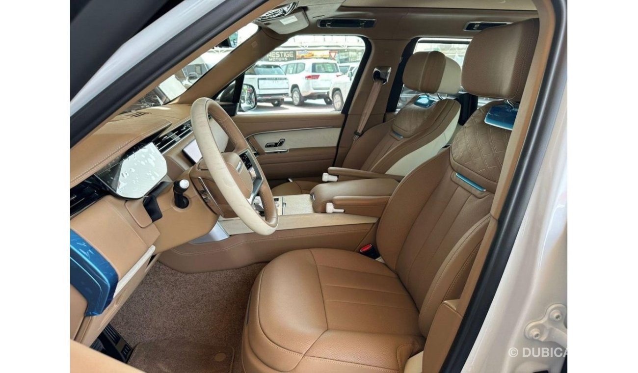 Land Rover Range Rover GCC SPEC UNDER WARRANTY AND SERVICE